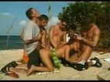 Sex grupowy na plazy / seks wakacje nad morzem