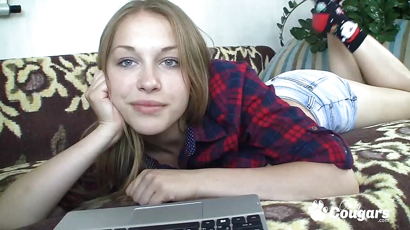 Lil blonde teenie fingering her pussy on cam
