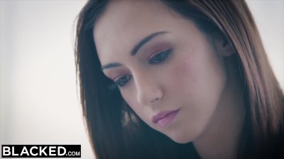 BLACKED Young intern begins a hot arrangement with a sugar daddy - Porn Video 521