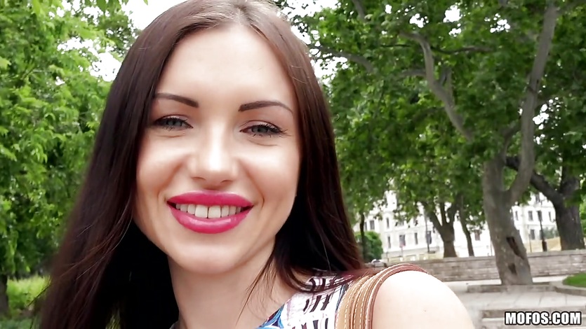 The sweet smile of Sasha Rose does it all